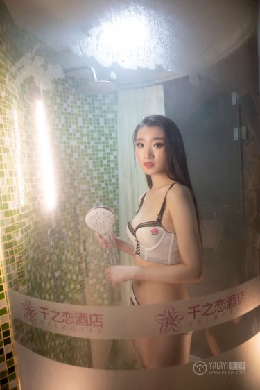 美女的胸